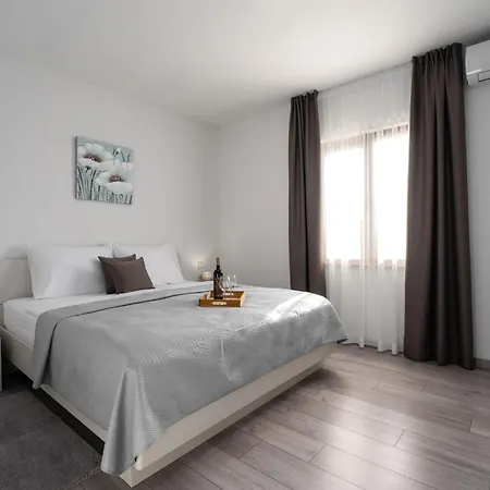 Villa House Demetra By Briskva Tinjan