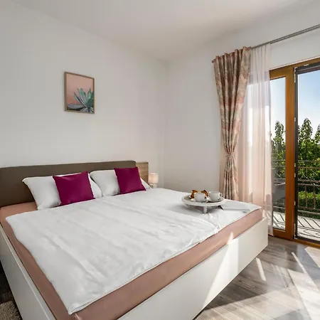 Villa House Demetra Tinjan