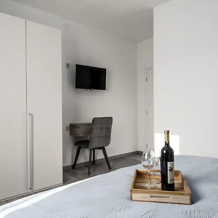 House Demetra Tinjan