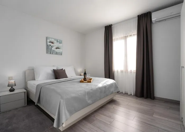 Vila House Demetra By Briskva Tinjan